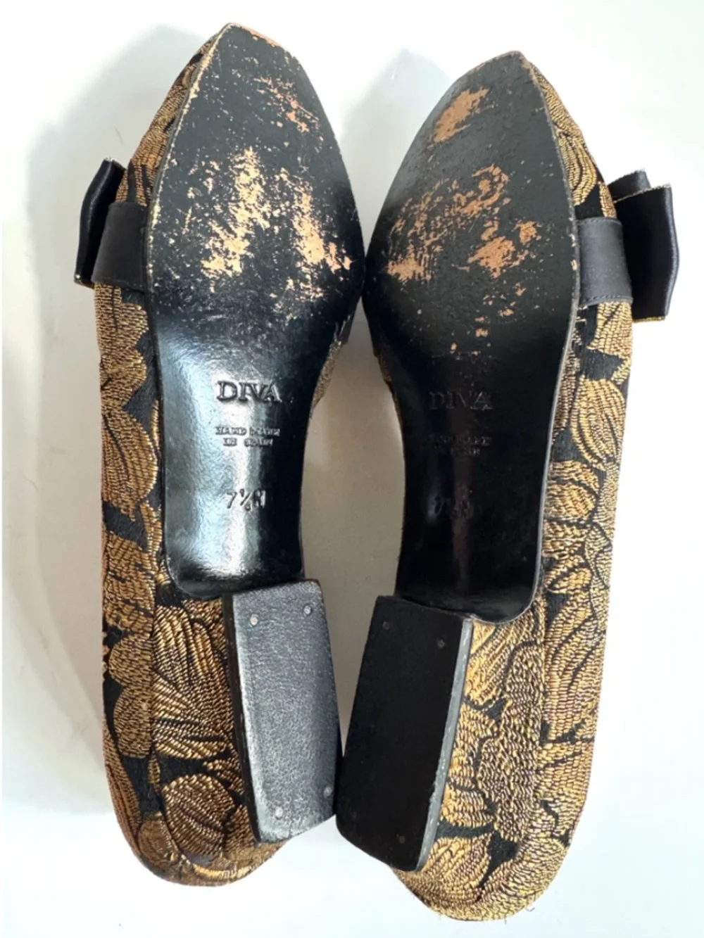 Diva by Nadine Levenson Vintage Formal Bow Block Heels in Gold and Black 7.5N